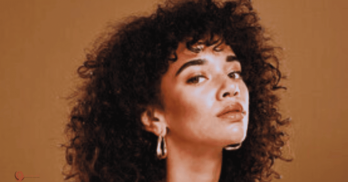 A girl with curly hairs